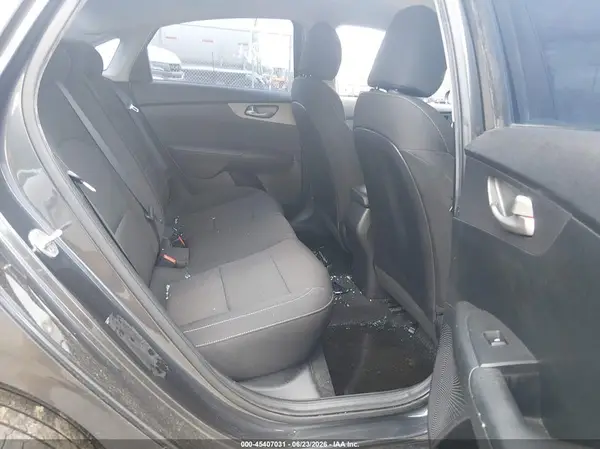3KPF24ADXKE115647 2019 KIA FORTE - Image 8