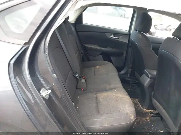 3KPF24ADXKE117222 2019 KIA FORTE - Image 8