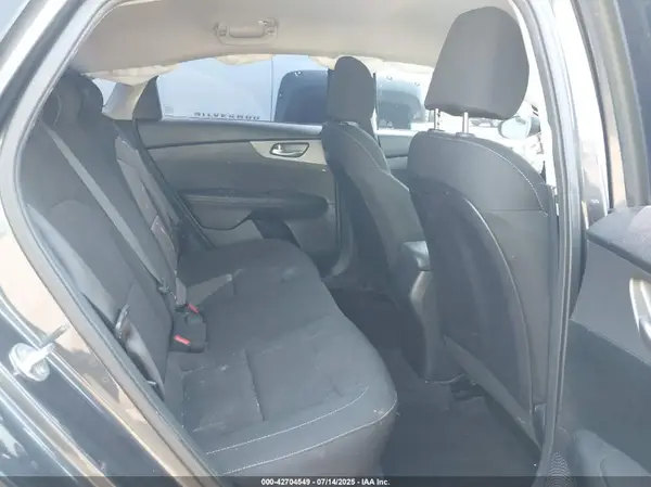 3KPF24ADXKE118063 2019 KIA FORTE - Image 8