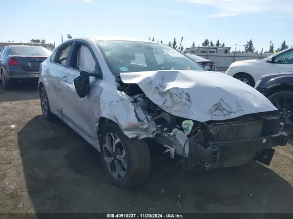 3KPF24ADXKE118208 2019 KIA FORTE - Image 1