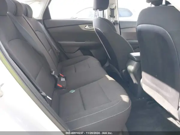 3KPF24ADXKE118208 2019 KIA FORTE - Image 8