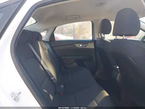 3KPF24ADXKE119908 2019 KIA FORTE - Image 8