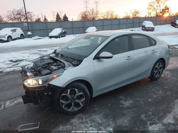 3KPF24ADXKE120489 2019 KIA FORTE - Image 2
