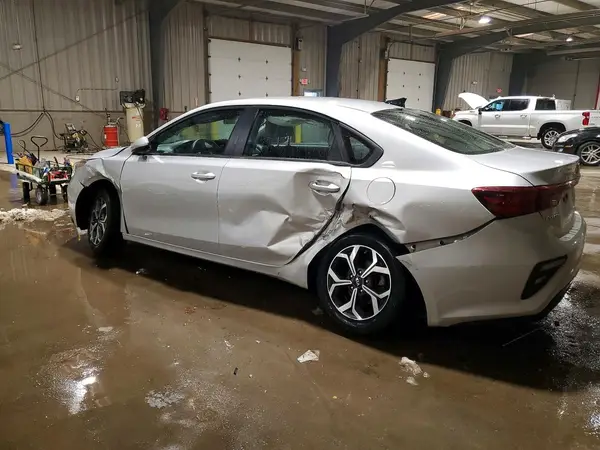 3KPF24ADXKE132514 2019 KIA FORTE - Image 2