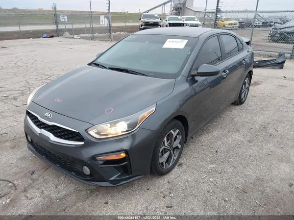 3KPF24ADXKE135722 2019 KIA FORTE - Image 2