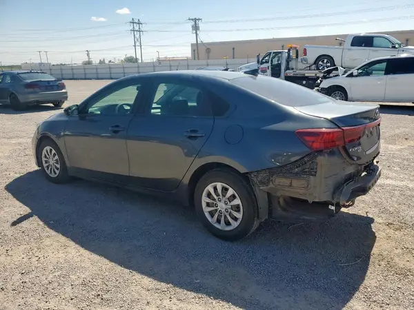 3KPF24ADXKE137745 2019 KIA FORTE - Image 2