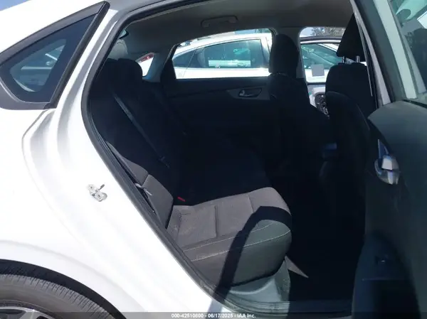 3KPF24ADXLE183707 2020 KIA FORTE - Image 8