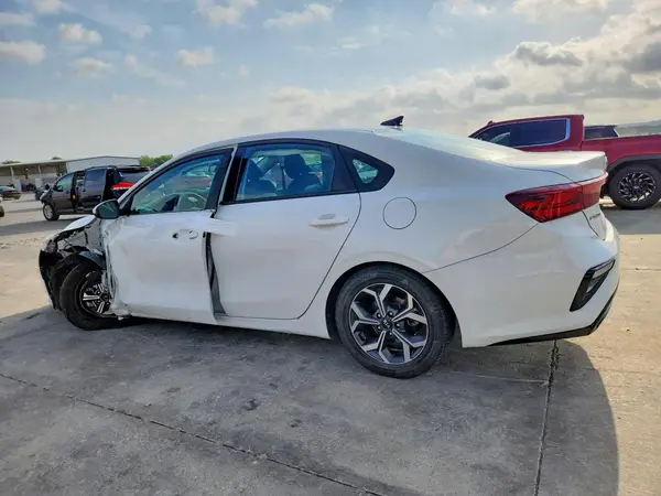 3KPF24ADXLE201364 2020 KIA FORTE - Image 2