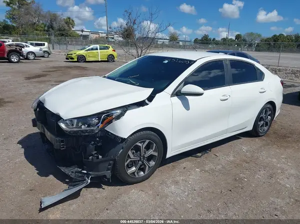 3KPF24ADXLE205656 2020 KIA FORTE - Image 2