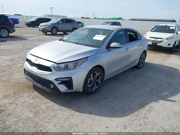 3KPF24ADXLE207827 2020 KIA FORTE - Image 2