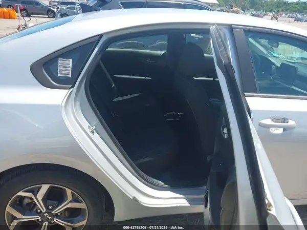 3KPF24ADXLE213868 2020 KIA FORTE - Image 8