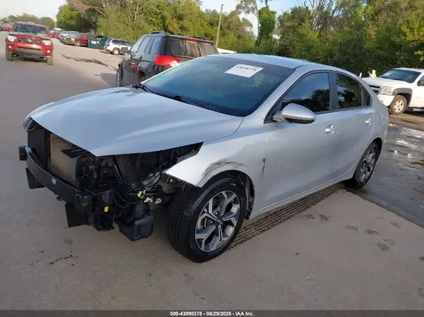 3KPF24ADXLE215524 2020 KIA FORTE - Image 2