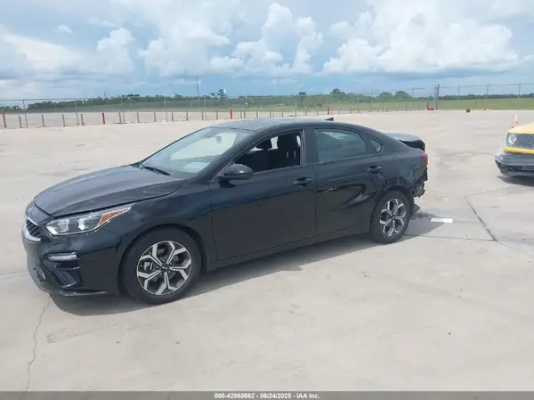 3KPF24ADXLE228676 2020 KIA FORTE - Image 2