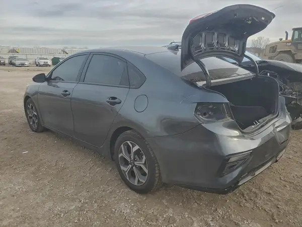 3KPF24ADXLE239077 2020 KIA FORTE - Image 2