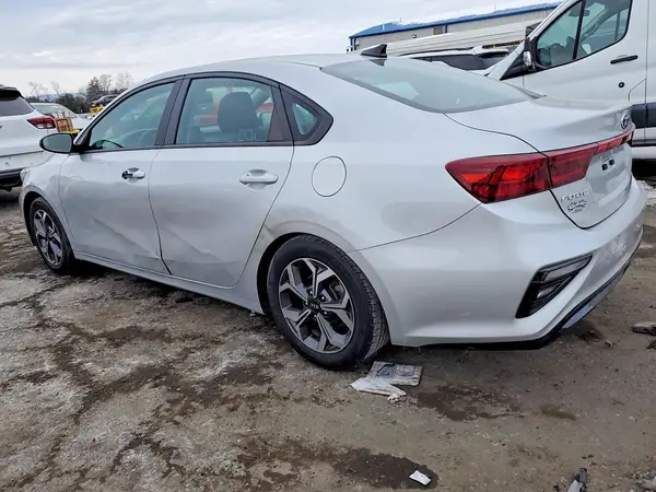 3KPF24ADXLE255781 2020 KIA FORTE - Image 2