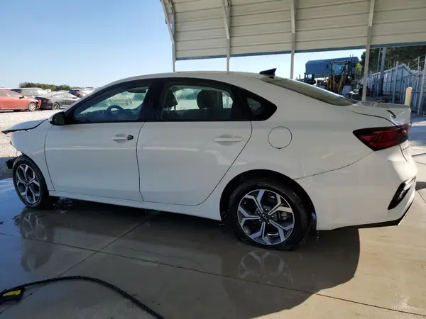3KPF24ADXME263106 2021 KIA FORTE - Image 2