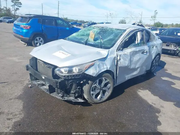3KPF24ADXME265888 2021 KIA FORTE - Image 2