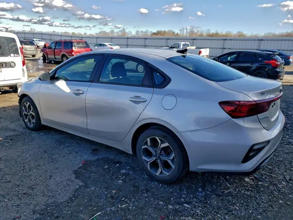 3KPF24ADXME267088 2021 KIA FORTE - Image 2