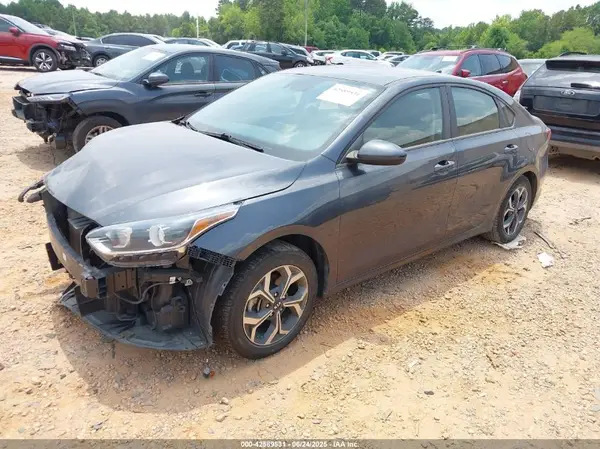 3KPF24ADXME267429 2021 KIA FORTE - Image 2