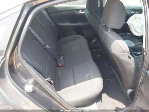 3KPF24ADXME267429 2021 KIA FORTE - Image 8