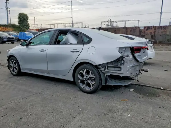 3KPF24ADXME294937 2021 KIA FORTE - Image 2
