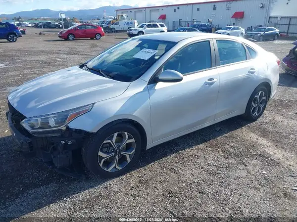 3KPF24ADXME295621 2021 KIA FORTE - Image 2