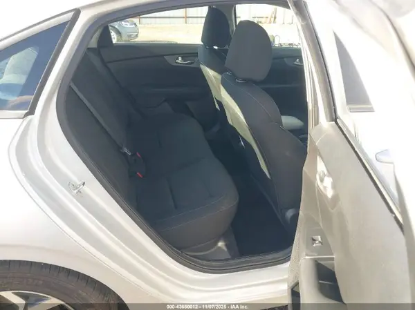 3KPF24ADXME295621 2021 KIA FORTE - Image 8