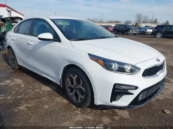 3KPF24ADXME305290 2021 KIA FORTE - Image 1