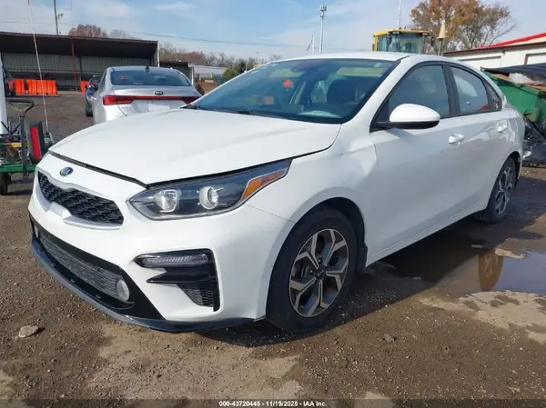 3KPF24ADXME305290 2021 KIA FORTE - Image 2