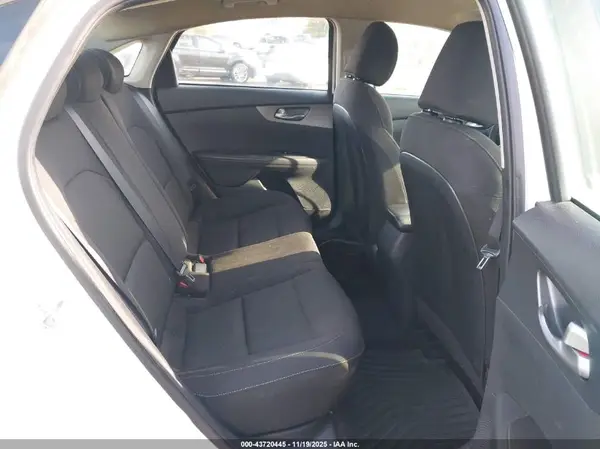 3KPF24ADXME305290 2021 KIA FORTE - Image 8