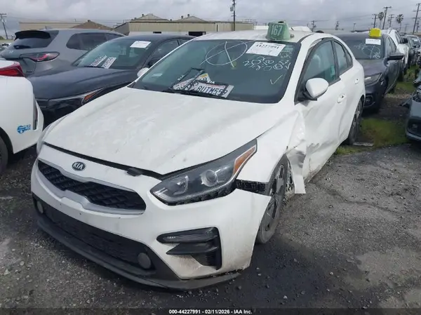 3KPF24ADXME306018 2021 KIA FORTE - Image 2