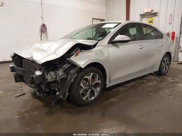 3KPF24ADXME310103 2021 KIA FORTE - Image 2