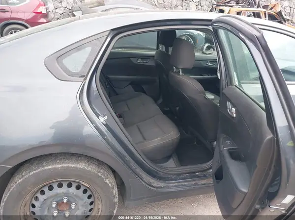 3KPF24ADXME314782 2021 KIA FORTE - Image 8