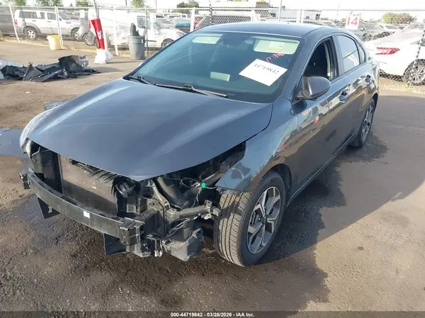 3KPF24ADXME315317 2021 KIA FORTE - Image 2