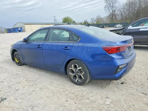 3KPF24ADXME318606 2021 KIA FORTE - Image 2