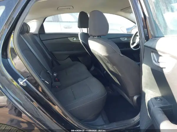 3KPF24ADXME326639 2021 KIA FORTE - Image 8