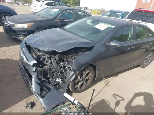 3KPF24ADXME329816 2021 KIA FORTE - Image 2