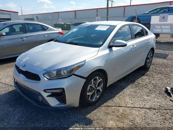 3KPF24ADXME330593 2021 KIA FORTE - Image 2