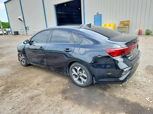 3KPF24ADXME333073 2021 KIA FORTE - Image 2
