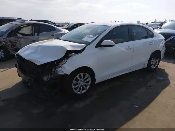 3KPF24ADXME338905 2021 KIA FORTE - Image 2