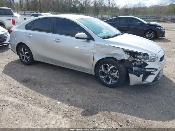 3KPF24ADXME339858 2021 KIA FORTE - Image 1