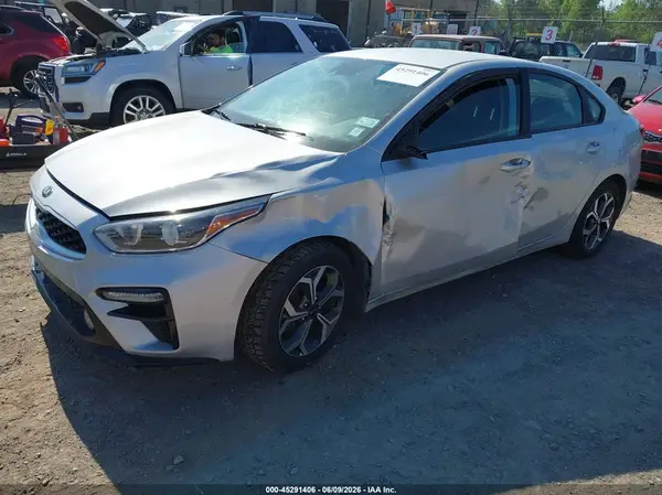 3KPF24ADXME341464 2021 KIA FORTE - Image 2