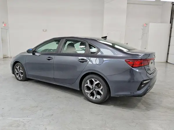 3KPF24ADXME351184 2021 KIA FORTE - Image 2