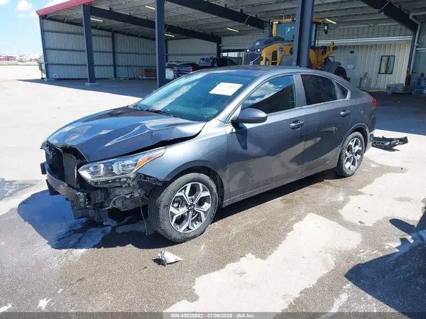 3KPF24ADXME353940 2021 KIA FORTE - Image 2