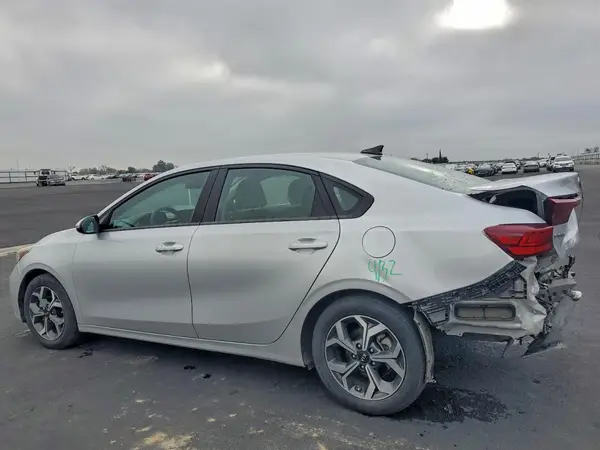 3KPF24ADXME357535 2021 KIA FORTE - Image 2