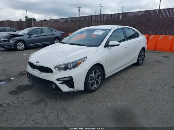 3KPF24ADXME368874 2021 KIA FORTE - Image 2