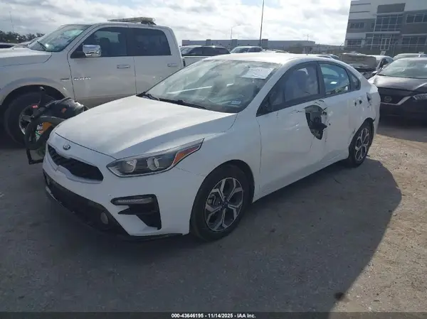3KPF24ADXME369006 2021 KIA FORTE - Image 2