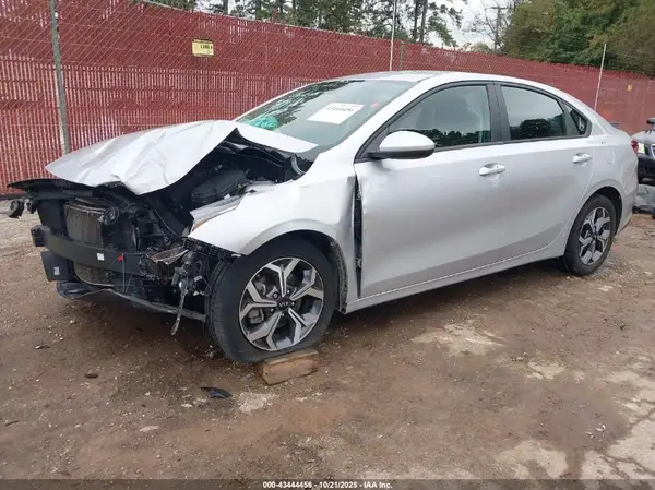 3KPF24ADXME370740 2021 KIA FORTE - Image 2