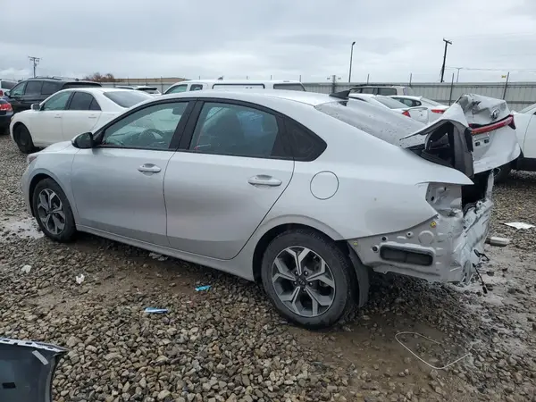 3KPF24ADXME375744 2021 KIA FORTE - Image 2