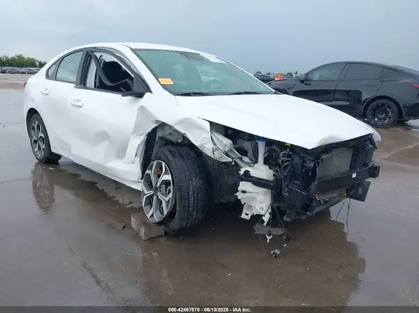 3KPF24ADXME377638 2021 KIA FORTE - Image 1